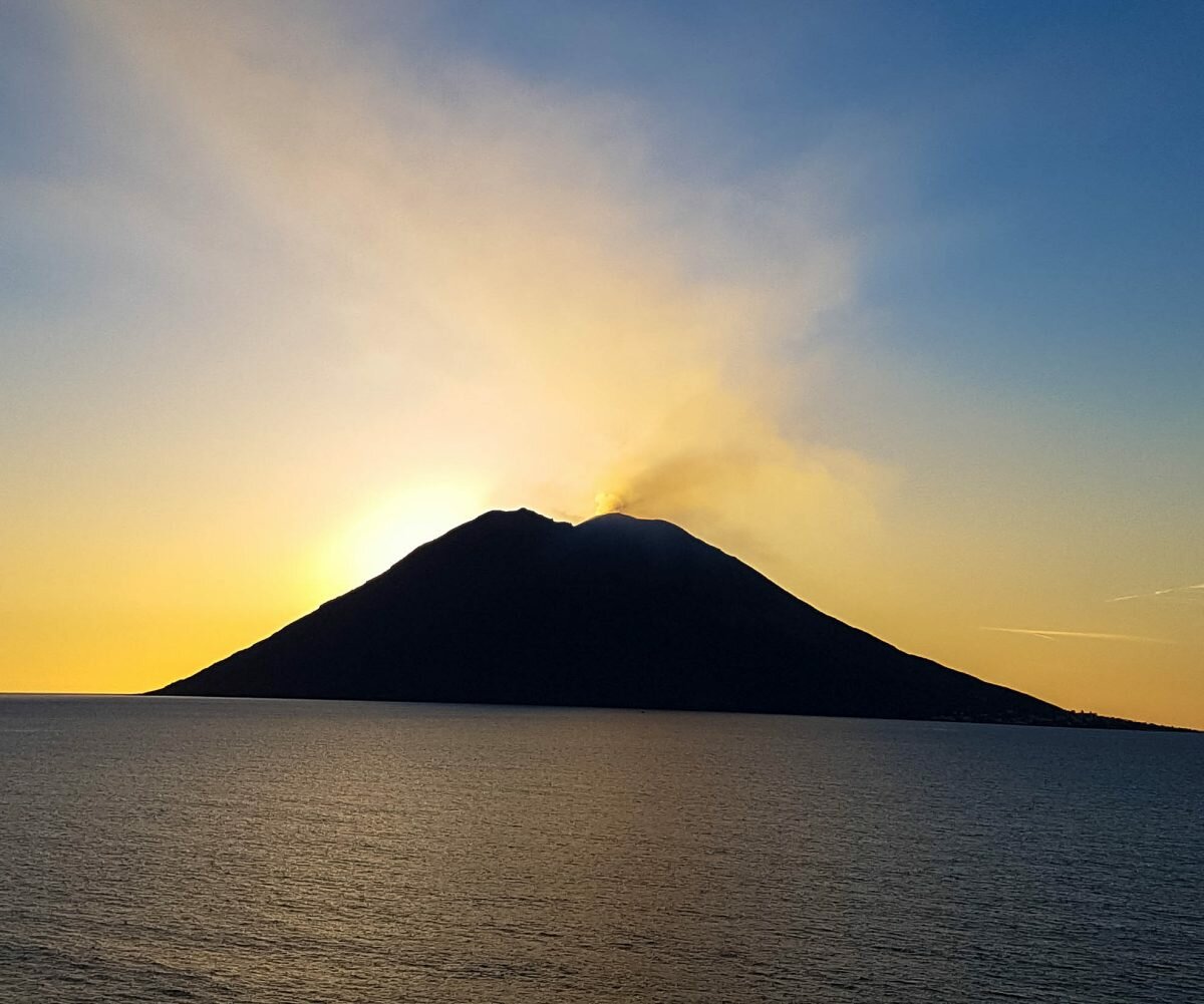 stromboli volcano